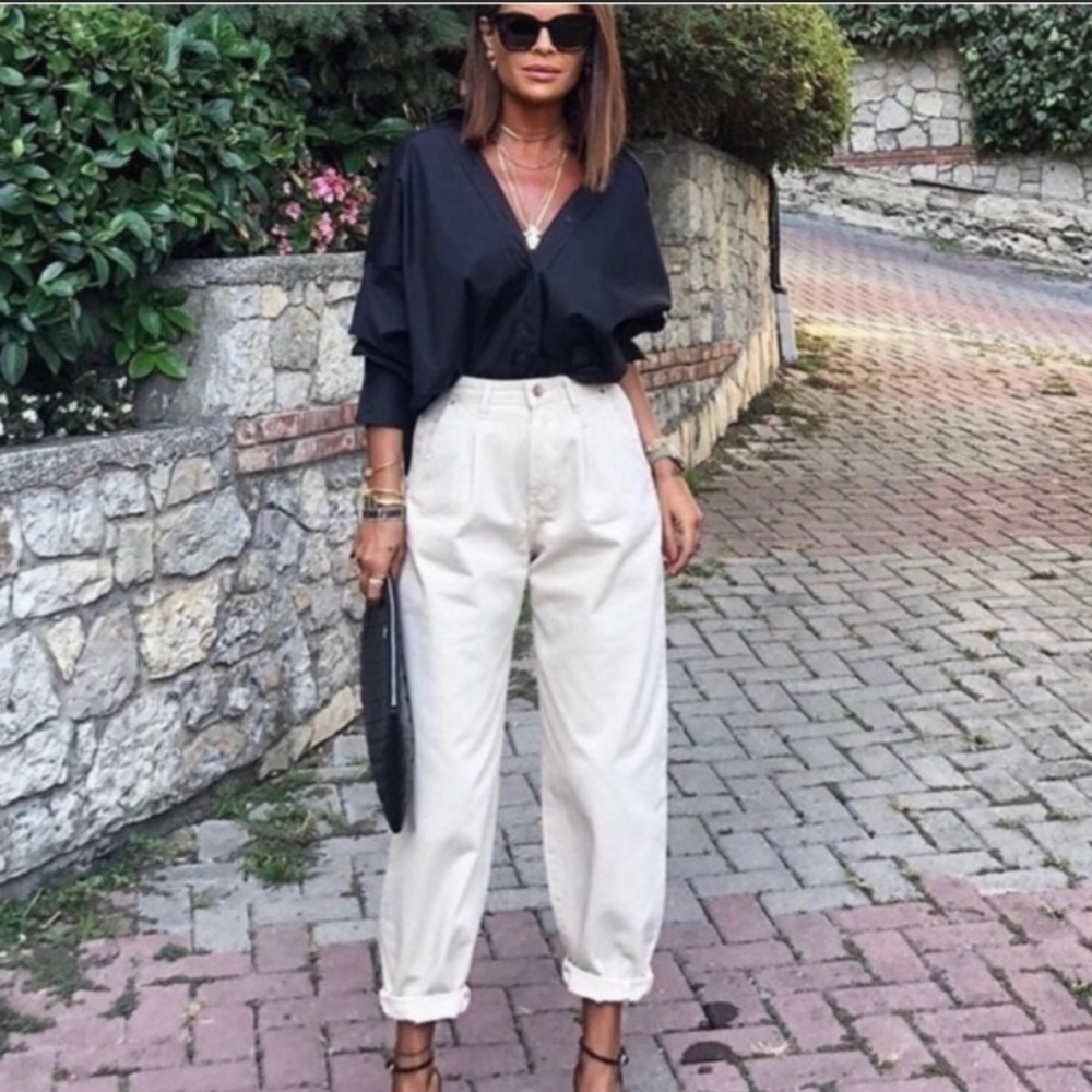 Zara high rise slouchy jeans .